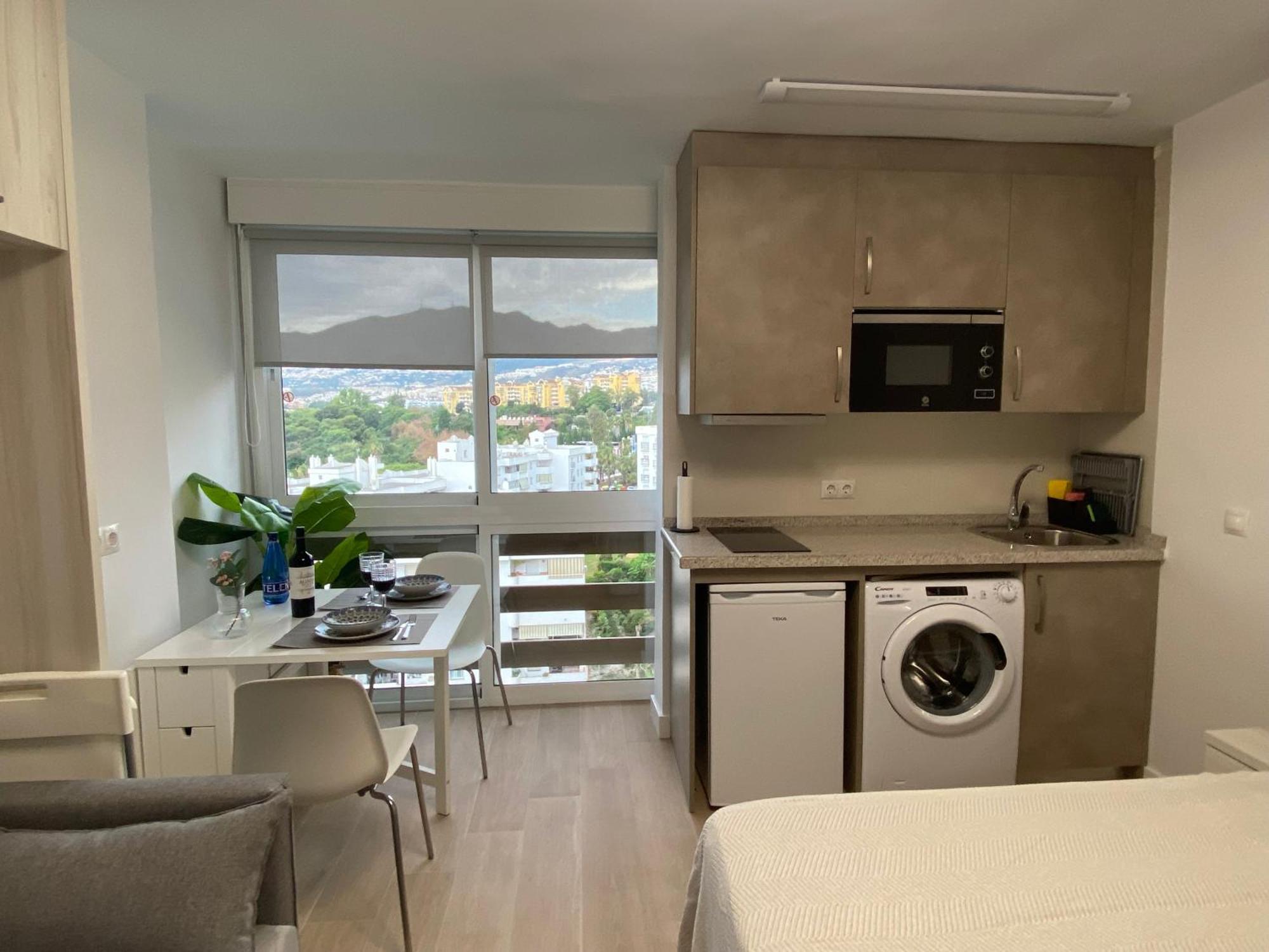 Apartamentos Naciones Playa, Los Molinillos Беналмадена Екстериор снимка